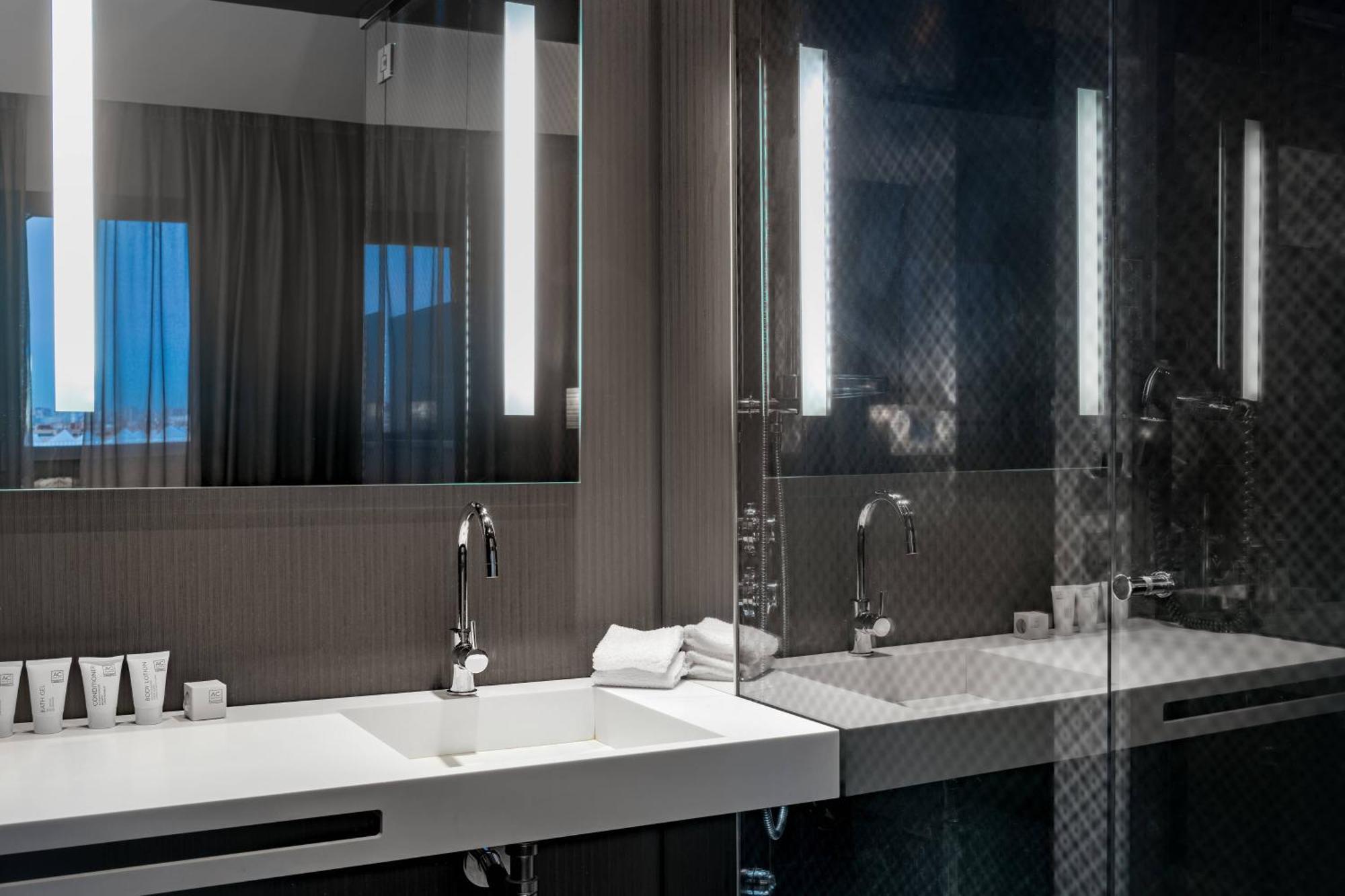 Ac Hotel Atocha By Marriott Madrid Luaran gambar
