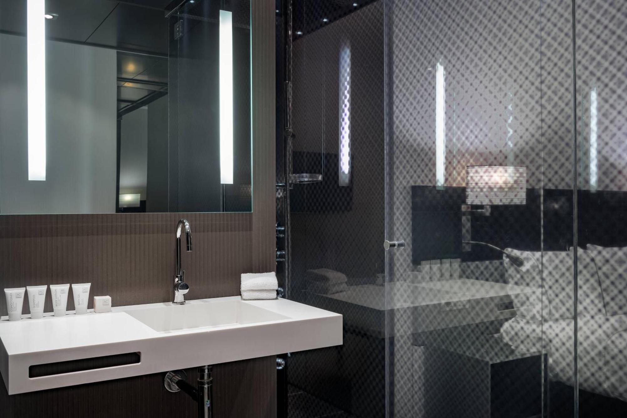 Ac Hotel Atocha By Marriott Madrid Luaran gambar