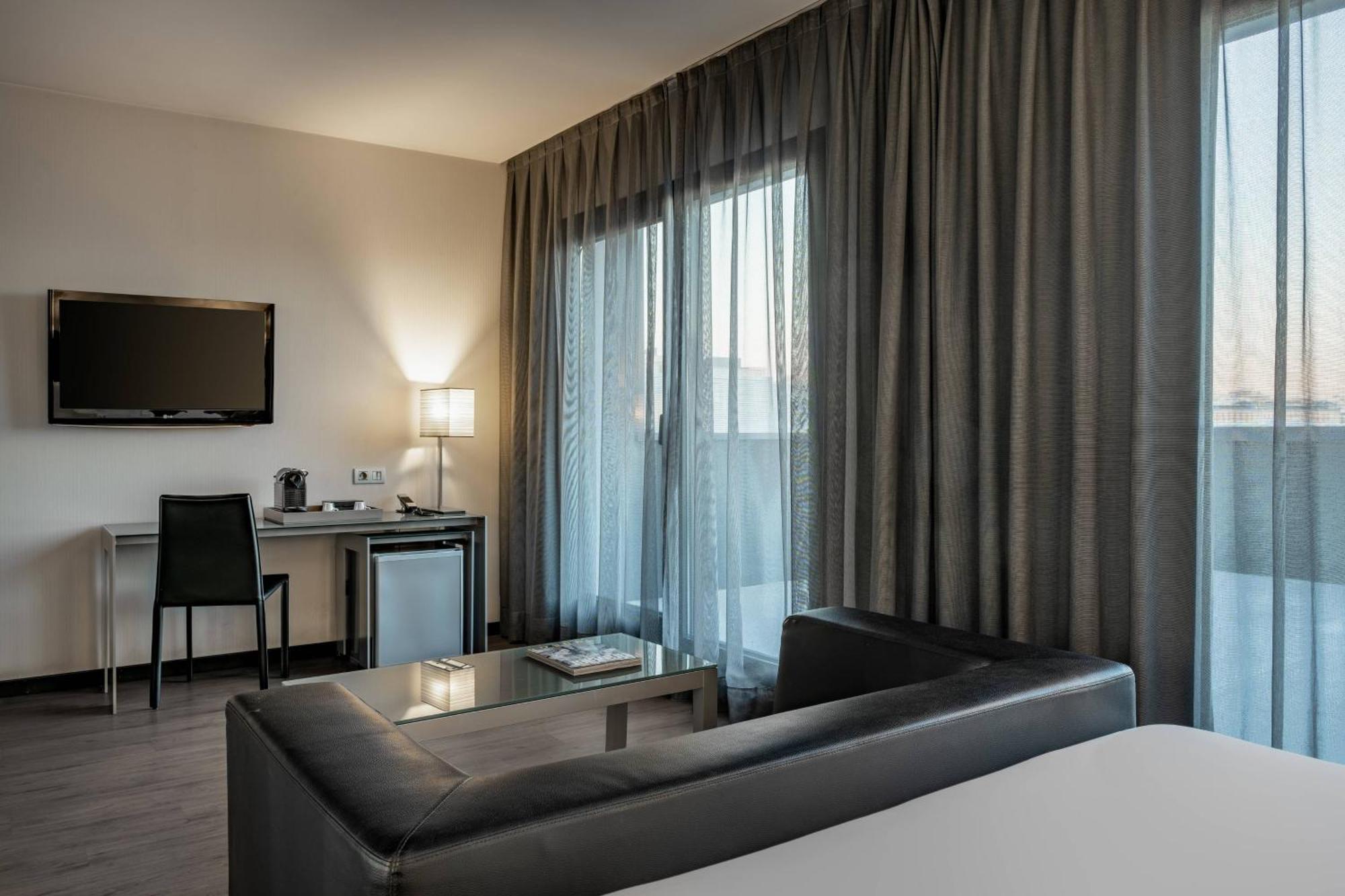 Ac Hotel Atocha By Marriott Madrid Luaran gambar