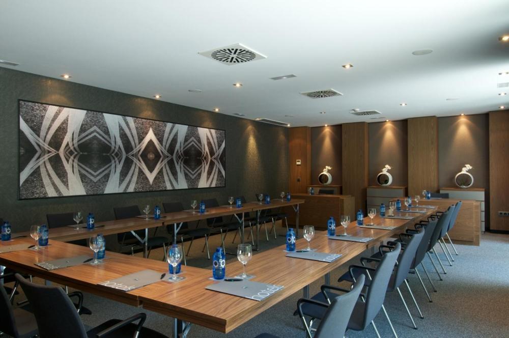 Ac Hotel Atocha By Marriott Madrid Luaran gambar
